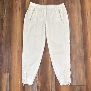 White House Black Market White Crop Pants – Size 2 with Silver Metallic Details